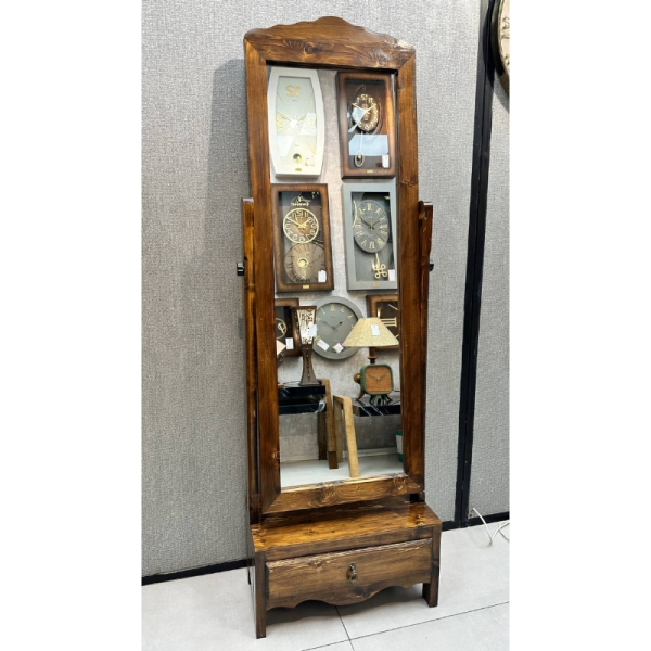 آینه ایستاده تک کشو کد 2652، آینه قدی بسیار زیبا با قاب چوبی روسی و دارای یک کشو چوبی، رنگ گردویی