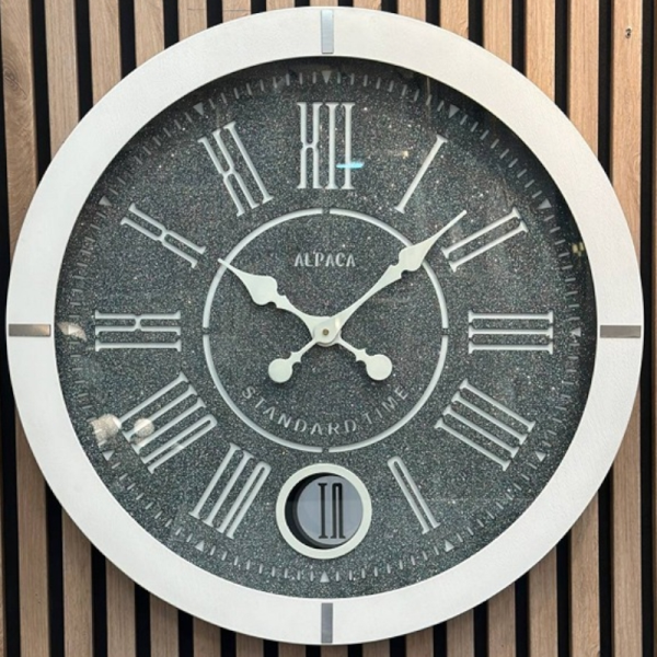  ساعت دیواری چوبی آلپاکا Alpaca کد GL79، ساعت دیواری پاندول دار و گرد ام دی اف سایز 70 و موتور آرامگرد، ساعت دیواری با صفحه مینیمال و جذاب، رنگ سفید