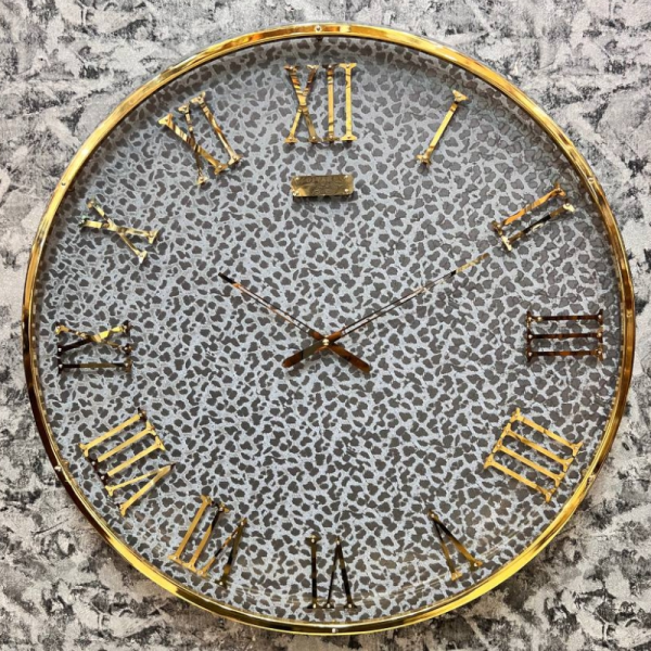 ساعت دیواری دیاکو مدرن، ساعت دیواری با متریال تمام فلز و صفحه چرمی، دارای اعداد با فونت رومی و برجسته، سایز 60، آبکاری فورتیک رنگ طلایی طوسی