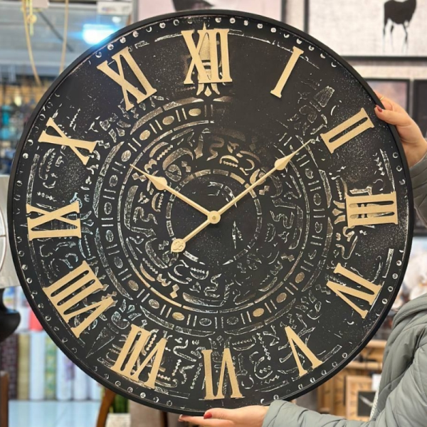 ساعت دیواری مدل خطی کد 1593، ساعت دیواری زیبا در دو سایز، متریال چوب و فلز، موتور تایوانی آرامگرد، اعداد برجسته رومی درشت طلایی رنگ، سایز 65