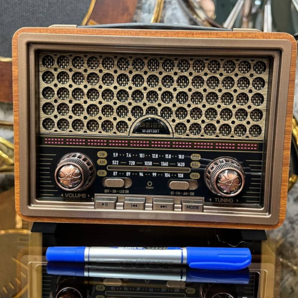 رادیو کلاسیک مدل 2013، رادیو شارژی قابل حمل با قابلیت های فوق العاده،ق ابلیت نصب فلش مموری و USB، پشتیبانی از بلوتوث، دارای صدای استریو و با کیفیت