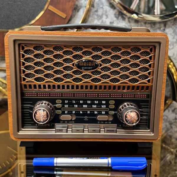 رادیو کلاسیک مدل 2015، رادیو شارژی قابل حمل با قابلیت های فوق العاده،ق ابلیت نصب فلش مموری و USB، پشتیبانی از بلوتوث، دارای صدای استریو و با کیفیت