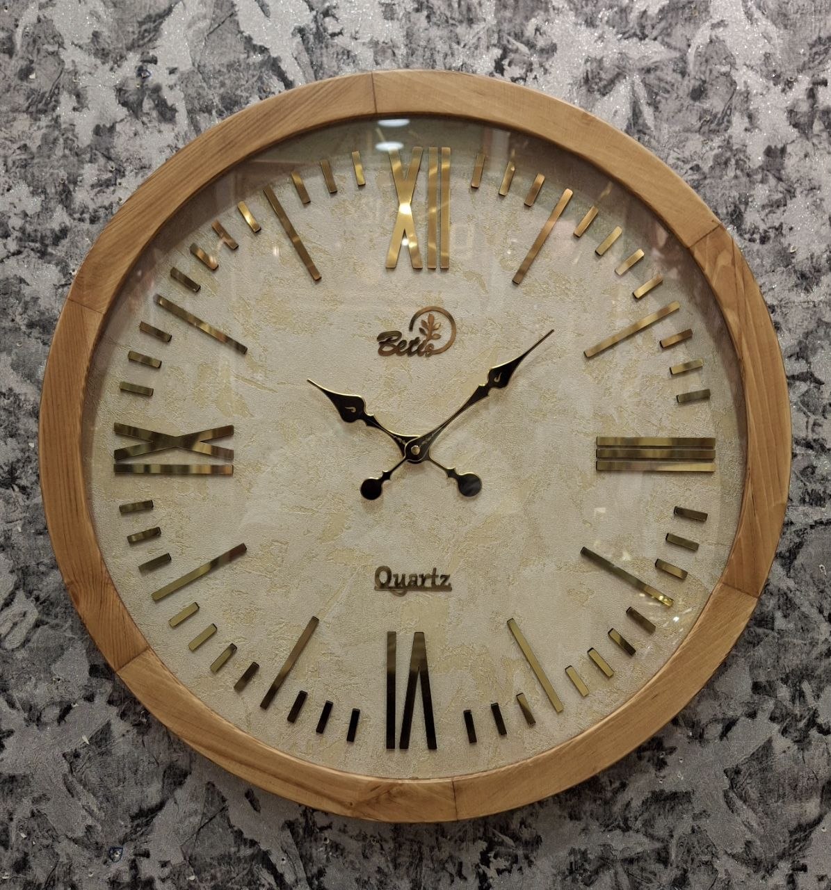 ساعت دیواری چوبی بتیس مدل 5815، قاب و فریم چوبی، سایز 60
