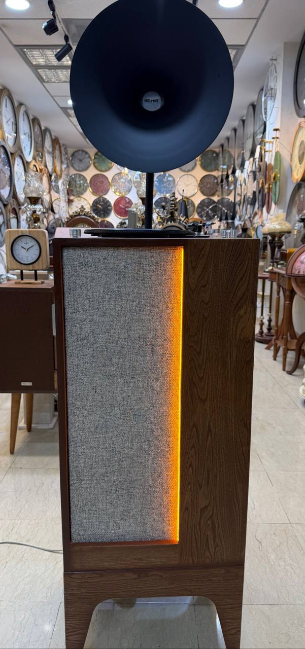 گرامافون ایستاده مدرن هلموت (Helmot)، شیپور فلزی