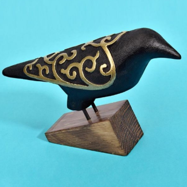 مجسمه طرح شیلا طلایی مدل MO16037، مجسمه طرح شیلا و ترکیب رنگ مشکی طلایی