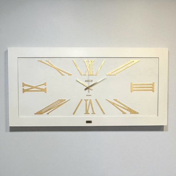 ساعت دیواری آرتا Arta کد 116، ساعت دیواری چهارگوش چوبی، دارای پاندول و اعداد لاتین، دارای موتور آرامگرد، رنگ سفید