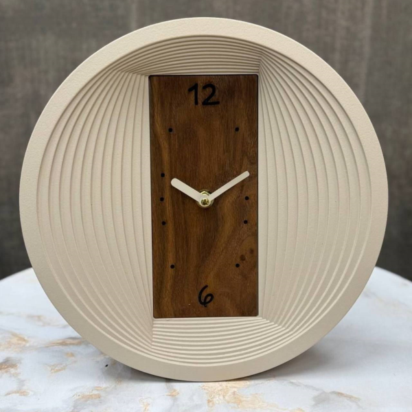 ساعت رومیزی MDF مدل 1405 کرم، مجموعه ساعت رومیزی MDF با موتور اصل تایوان و ضمانت 3 ساله، ابعاد 26 سانتی‌متر، دارای رنگ بندی، بسته‌بندی مقاوم برای ارسال باربری