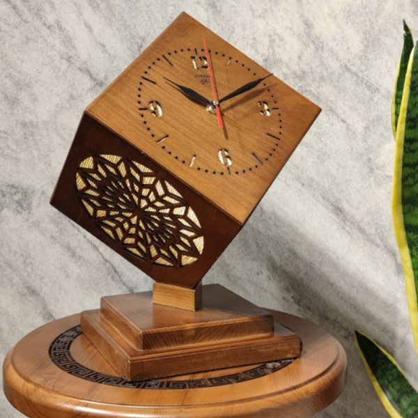 آباژور و چراغ خواب ساعت مدل 1389، آباژور با پایه چوبی فوق العاده با کیفیت، طرح زیبا شید