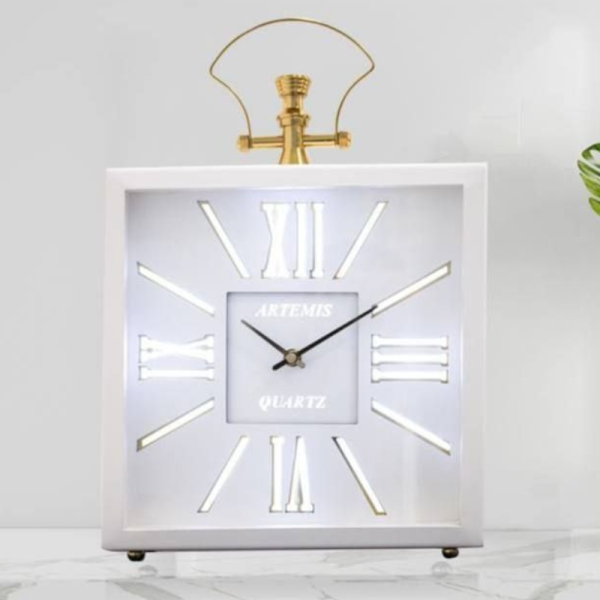 ساعت رومیزی برقی آرتمیس مدل 2030، ساعت رومیزی خاص و فلزی چراغ‌دار برقی با اعداد رومی، دارای تنوع رنگی، رنگ سفید