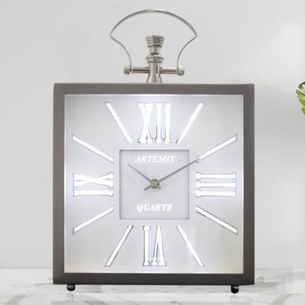 ساعت رومیزی برقی آرتمیس مدل 2030، ساعت رومیزی خاص و فلزی چراغ‌دار برقی با اعداد رومی، دارای تنوع رنگی، رنگ طوسی