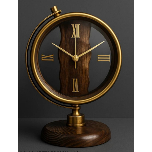 ساعت رومیزی لوکس آرتمیس مدل 30566، طراحی خاص با قاب گردان فلزی و پایه چوبی | تلفیق هنر و زمان در دو رنگ طلایی و نقره‌ای