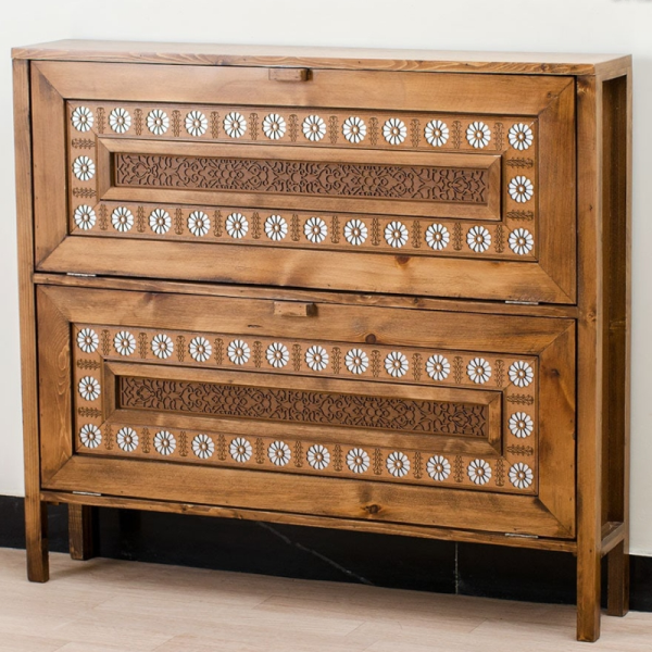 جاکفشی باریک لوتوس نقره ای مدل JK20046، جاکفشی با طراحی سنتی، دارای طبقه های برای نگهداری کفش و جزییات مربوطه، ترکیب رنگ نقره و قهوه ای