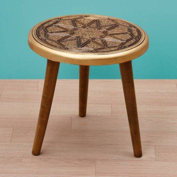 میز عسلی آرتا طلایی مدل Mi27054، میز عسلی چوبی با ارتفاع 30 سانت با پایه های باریک و مقاوم