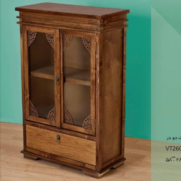 ویترین کوچک دو درب مدل VT26002، ویترین چوبی کلاسیک برای نگهداری اقلام مختلف و وسایل مورد نیاز و تزیینی