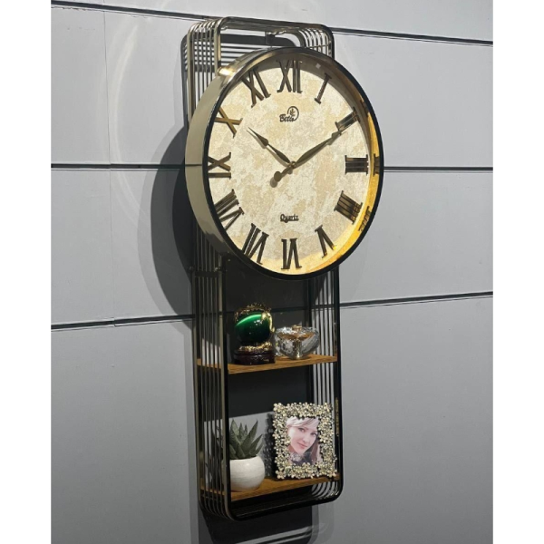 ساعت دیواری بتیس مدل 4550، ساعت دیواری 2 تیکه باکس دار مدرن با متریال فلز، رنگ آبکاری شده، موتور تایوانی و جزییات ظریف روی صفحه، دارای اعداد روتین، رنگ طلایی سفید