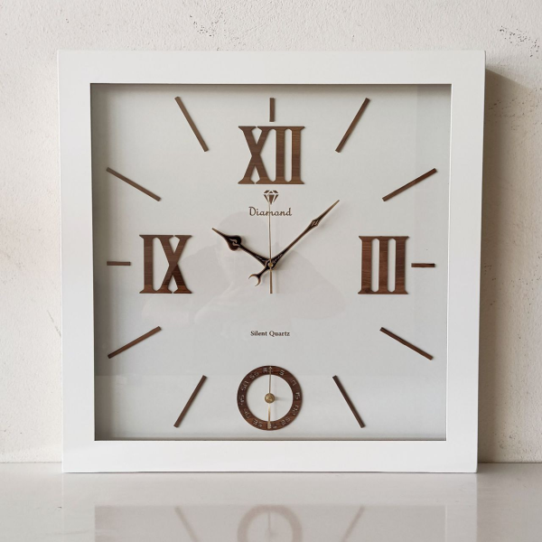  ساعت دیواری چوبی دیاموند Diamond، ساعت دیواری چهارگوش و دو موتوره سایز 60 و موتور آرامگرد، ساعت دیواری با اعداد لاتین و فونت زیبا