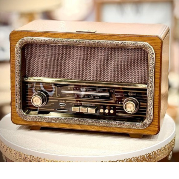 رادیو کلاسیک و شارژی گلدن کد a091، رادیو چوبی نوستالژی قابلیت گیرندگی 3 موج رادیو FM,AM و SW3 ، پخش موسیقی و فایل‌های MP3، اتصال از طریق بلوتوث، اتصال فلش مموری USB، قابلیت اتصال AUX