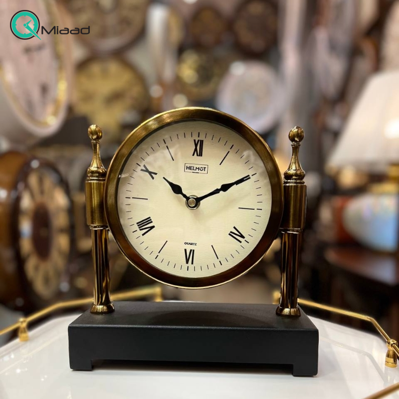 آیا باید یک ساعت روی میز خود داشته باشید