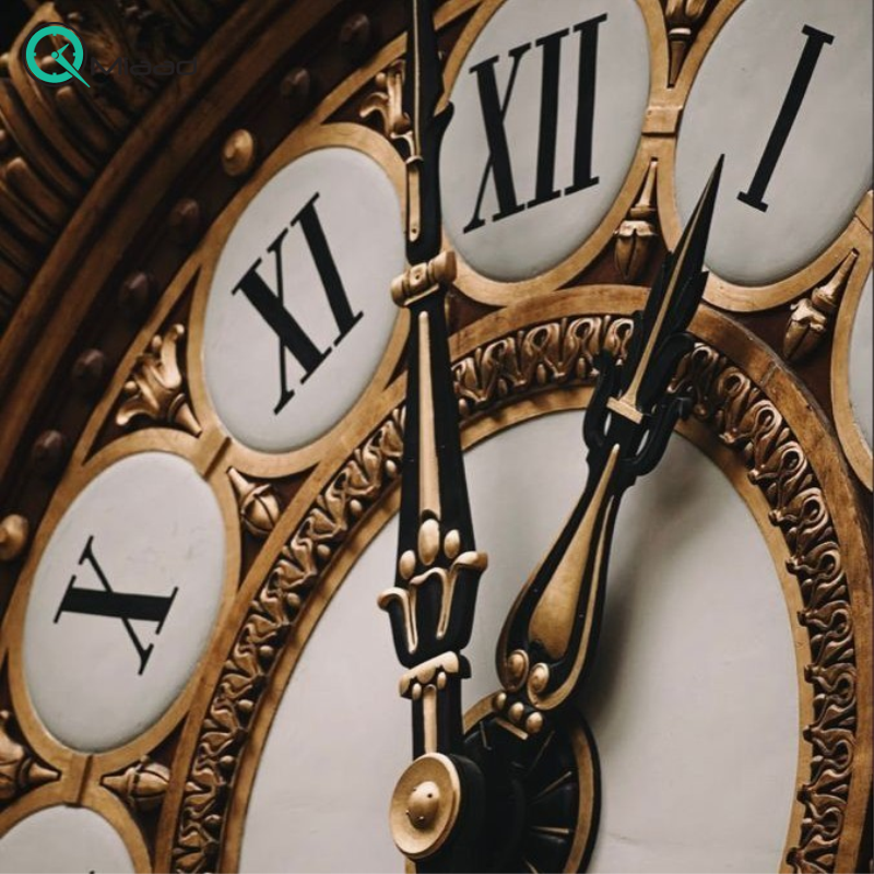 آیا ساعتهای دیواری گرانتر از لحاظ دقت بهتر عمل میکنند؟