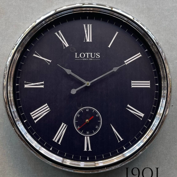 ساعت دیواری فلزی لوتوس مدل 1901، ساعت دیواری فلزی قطر 60، ساعت دیواری خاص و زیبا با موتور آرامگرد مناسب اتاق خواب و سالن پذیرایی، رنگ سیلور