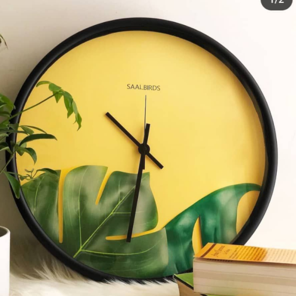 ساعت دیواری خلاقانه مدل 5، ساعت دیواری اقتصادی و خلاقانه سایز 32 سانت، دارای محافظ شیشه، موتور آرامگرد تایوانی با صفحه زیبا و خوانا، دارای تنوع طرح و رنگ