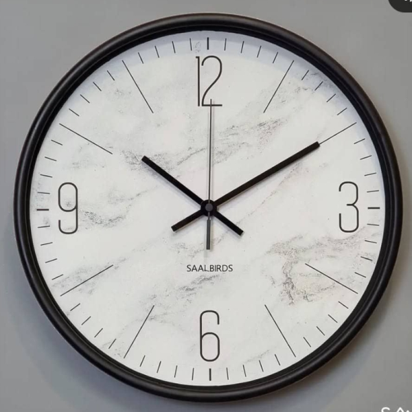 ساعت دیواری خلاقانه مدل 6، ساعت دیواری اقتصادی و خلاقانه سایز 32 سانت، دارای محافظ شیشه، موتور آرامگرد تایوانی با صفحه زیبا و خوانا، دارای تنوع طرح و رنگ