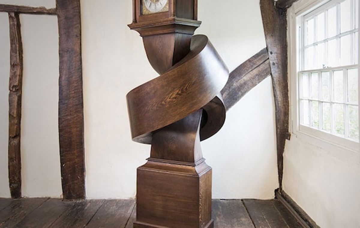 ترکیب برنده برای ورودی خانه: شکوه ساعت ایستاده و دعوت نور آباژور