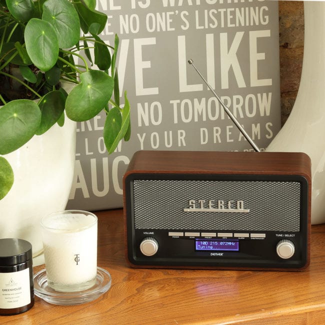 13 رادیو کلاسیک و قابل حمل که هیچ‌وقت از خریدشون پشیمون نمی‌شید! (آپدیت 16 دی)