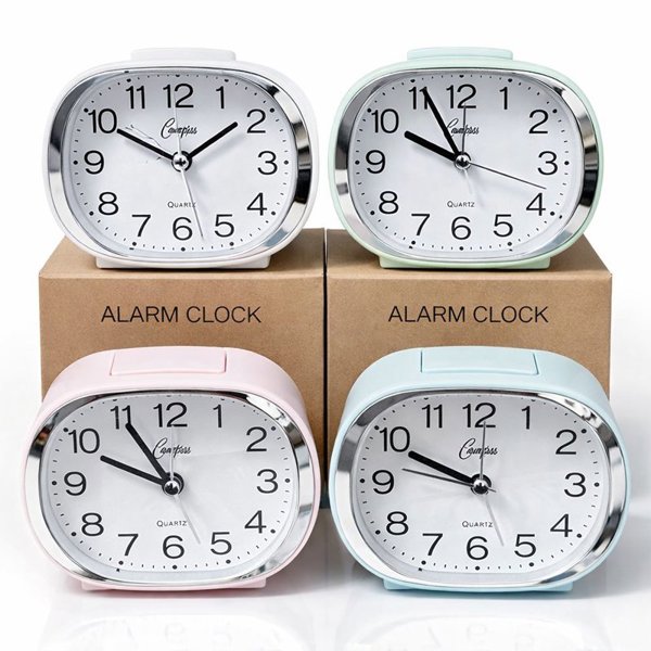 ساعت رومیزی کامپاس مدل 2223، ساعت رومیزی دوزنگه و چراغ‌دار به سبک قدیمی، قطع و روشن زنگ بالای ساعت، باطری خور با تنوع رنگ بندی و موتور آرامگرد، رنگ سفید