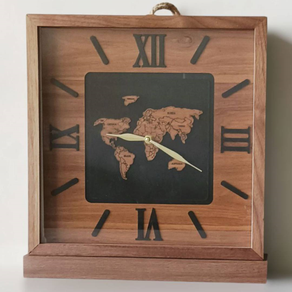 ساعت رومیزی مدل نقشه سایز بزرگ، ساعت رومیزی طرح مربع با متریال ترکیبی چوب و فلز، سایز 38x35 سانت، طراحی اصیل و طبیعی