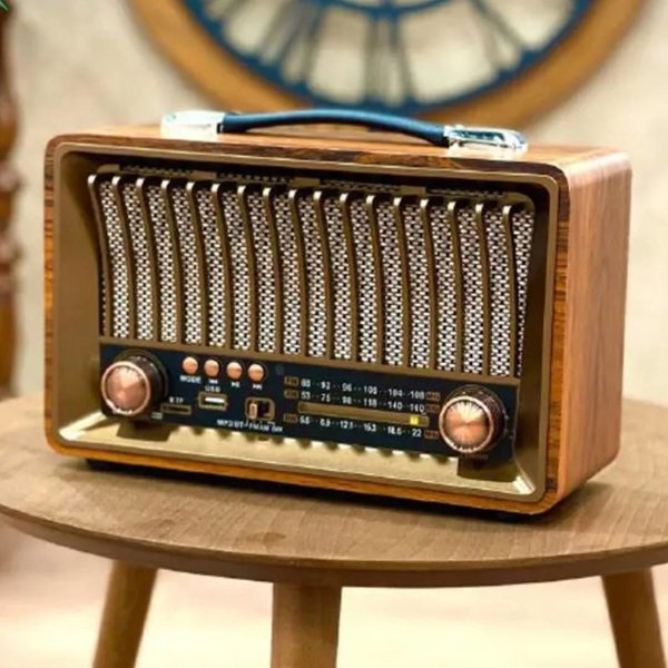 رادیو کلاسیک Raiseng 1918، رادیو‌اسپیکر رومیزی نوستالژیک با طراحی چوبی، بلوتوث، ورودی USB و باتری شارژی