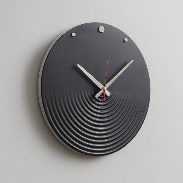 ساعت دیواری بتنی مدل 1490، ساعت دیواری آرامگرد با متریال بتن، طراحی خاص و مینیمال، دارای دو سال ضمانت موتور، رنگ مشکی